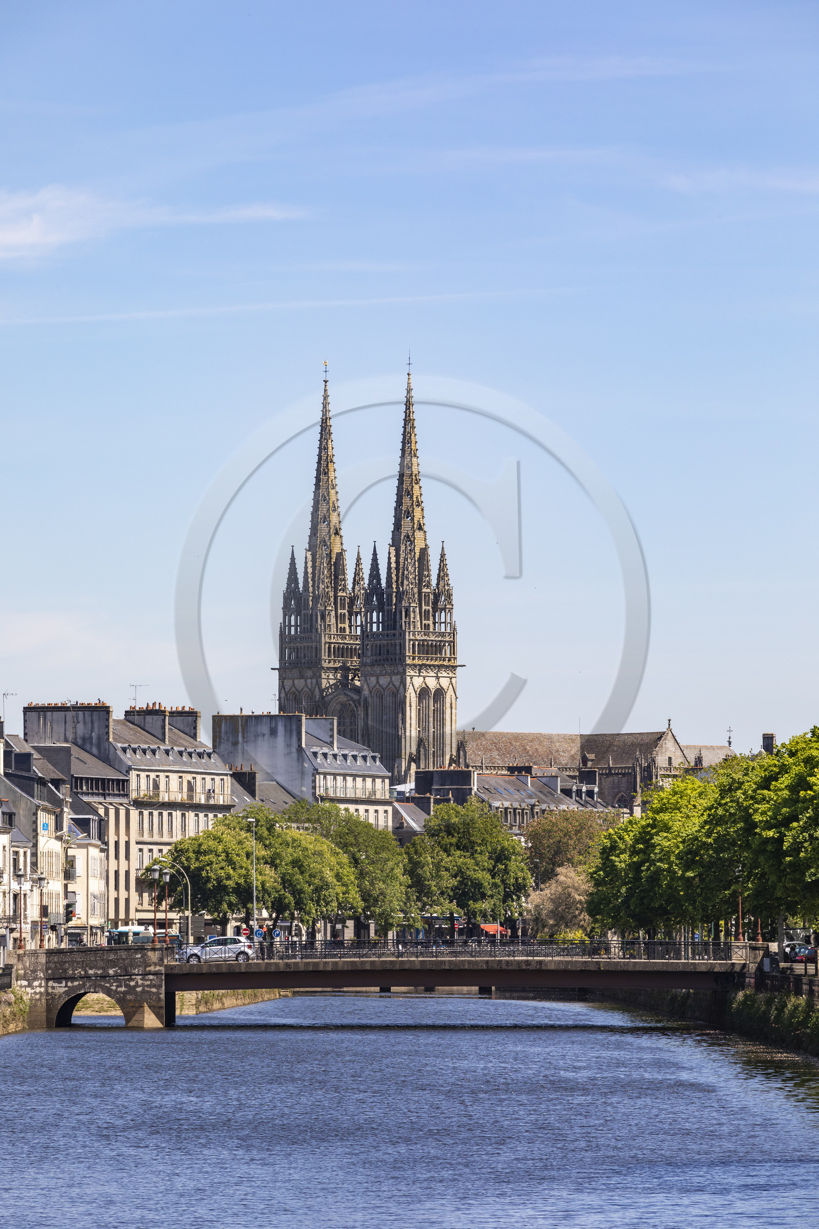 Vue de Quimper depuis l'Odet Vue de Quimper depuis l'Odet