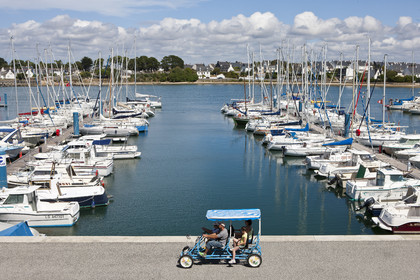 Le port de la pointe _ Port-Louis