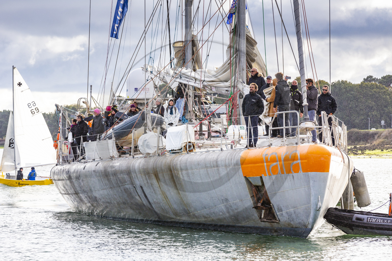 Lorient le 27 Octobre 2018 _ Arrivée du Tara à la Base de sous-marins de Lorient. Lorient le 27 Octobre 2018 _ Arrivée du Tara à la Base de sous-marins de Lorient.