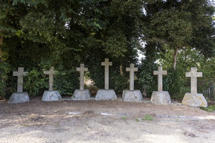 Set of 7 cross_ Plélan-le-petit