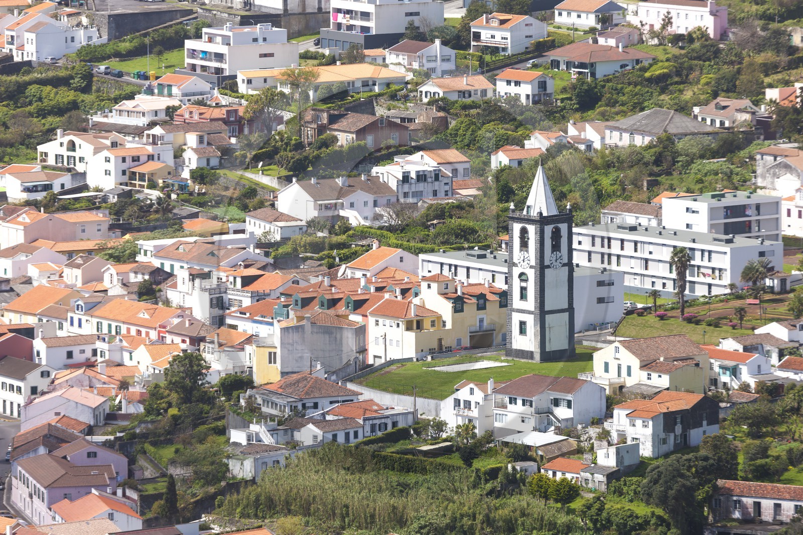 Le port d' Horta_Faial_Archipel des Açores Le port d' Horta_Faial_Archipel des Açores