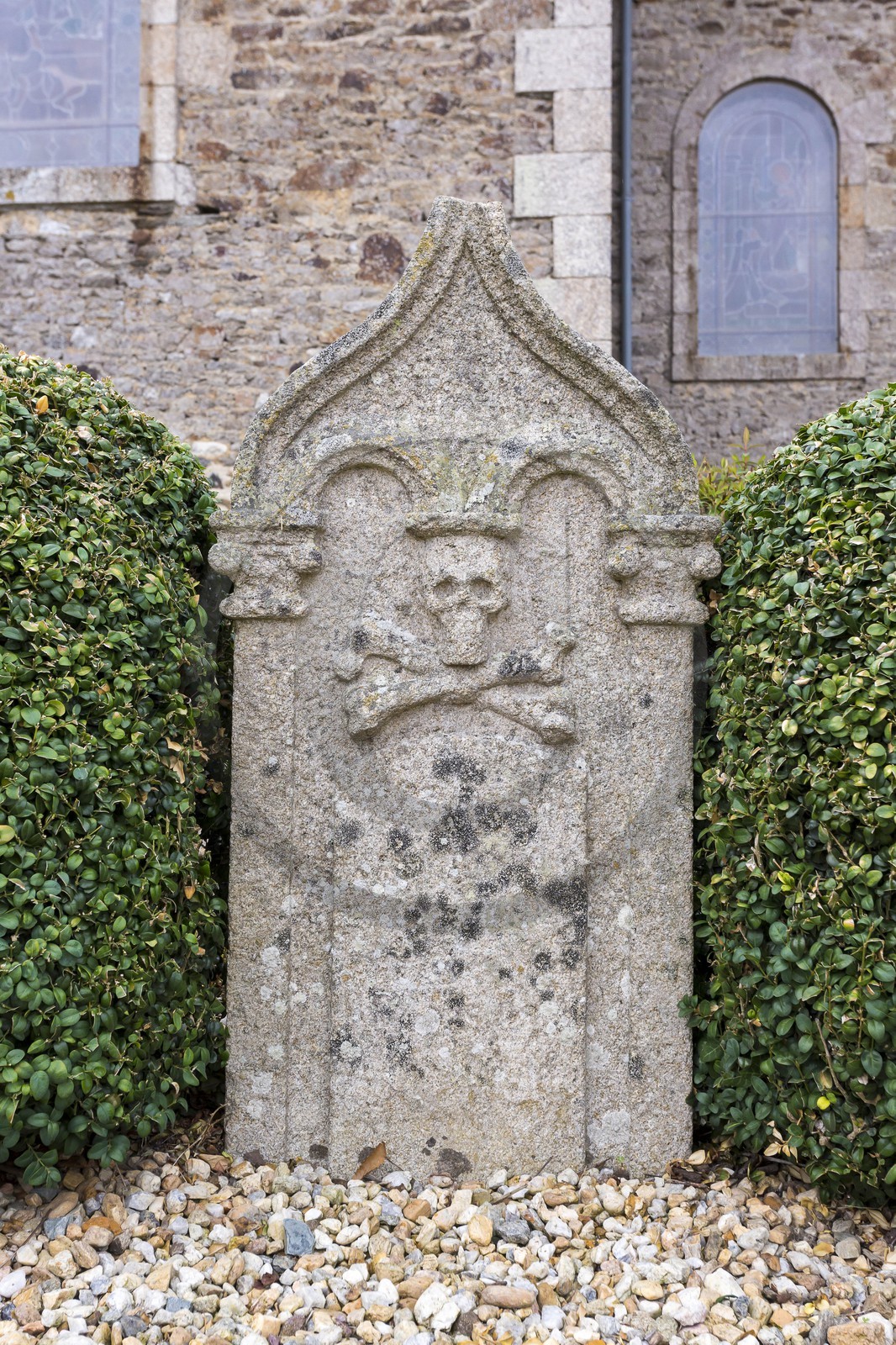 Stèle de l' ancien cimetière _ Languenan Stèle de l' ancien cimetière _ Languenan