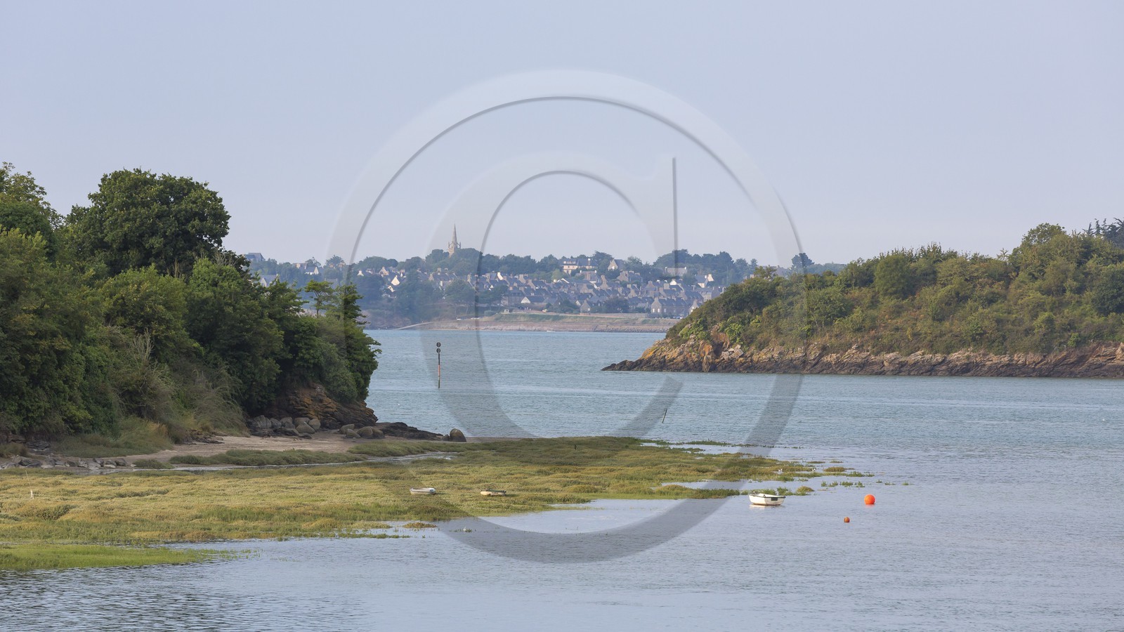 Le fleuve de l' arguenon Le fleuve de l' arguenon