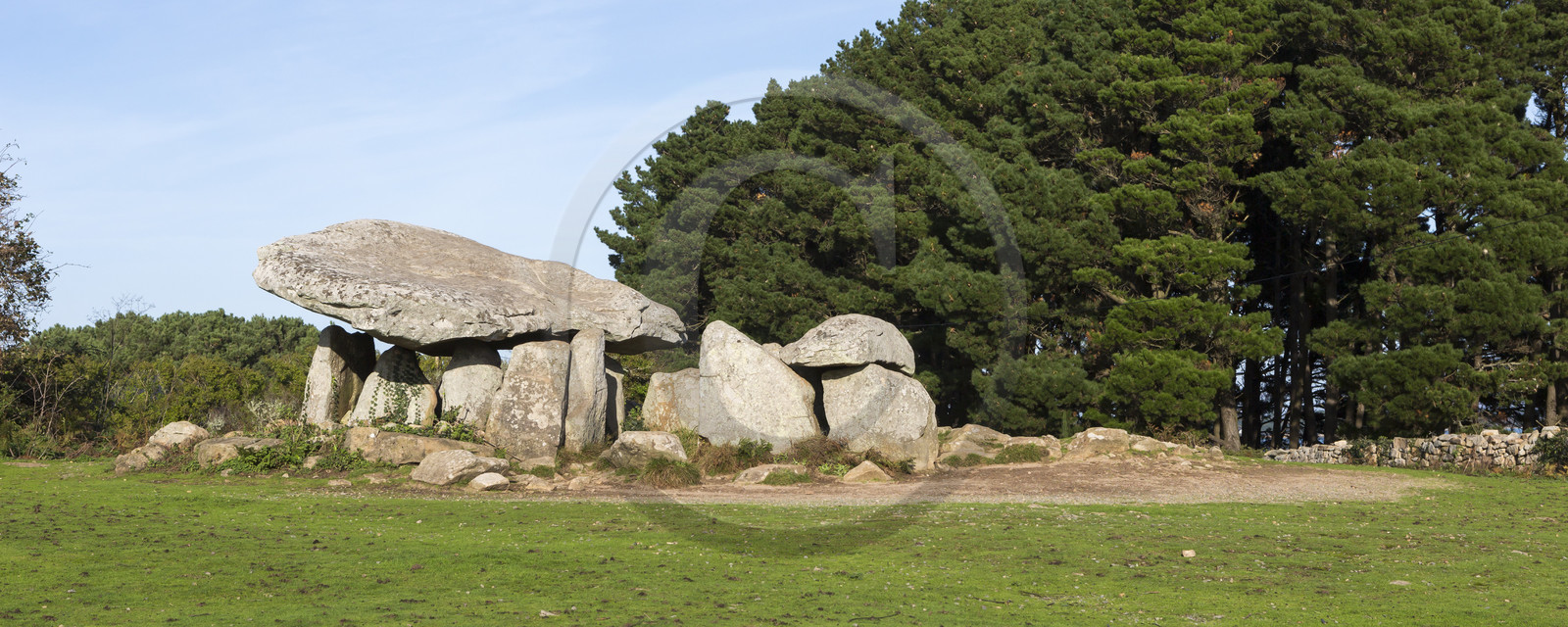 PenHap dolmen on the island to the monks