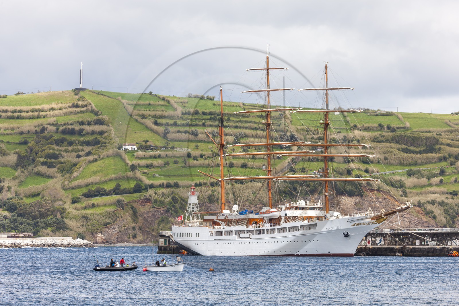 Le port d' Horta_Faial_Archipel des Açores Le port d' Horta_Faial_Archipel des Açores