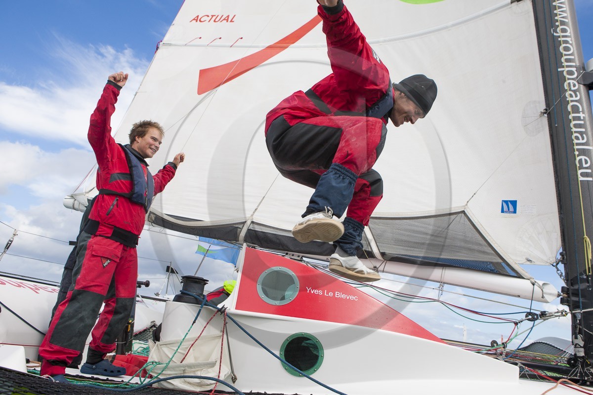 Multicoque Actual Skippé par Yves Le Blévec - Trophée Prince de Bretagne _ Saint-Quay-Portrieux Multicoque Actual Skippé par Yves Le Blévec - Trophée Prince de Bretagne _ Saint-Quay-Portrieux