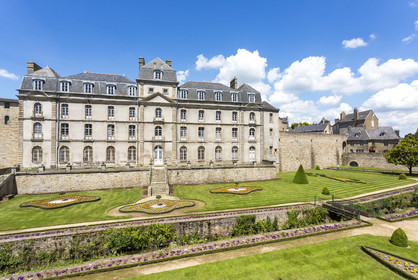 The garden and the castle of the stoat in Vannes