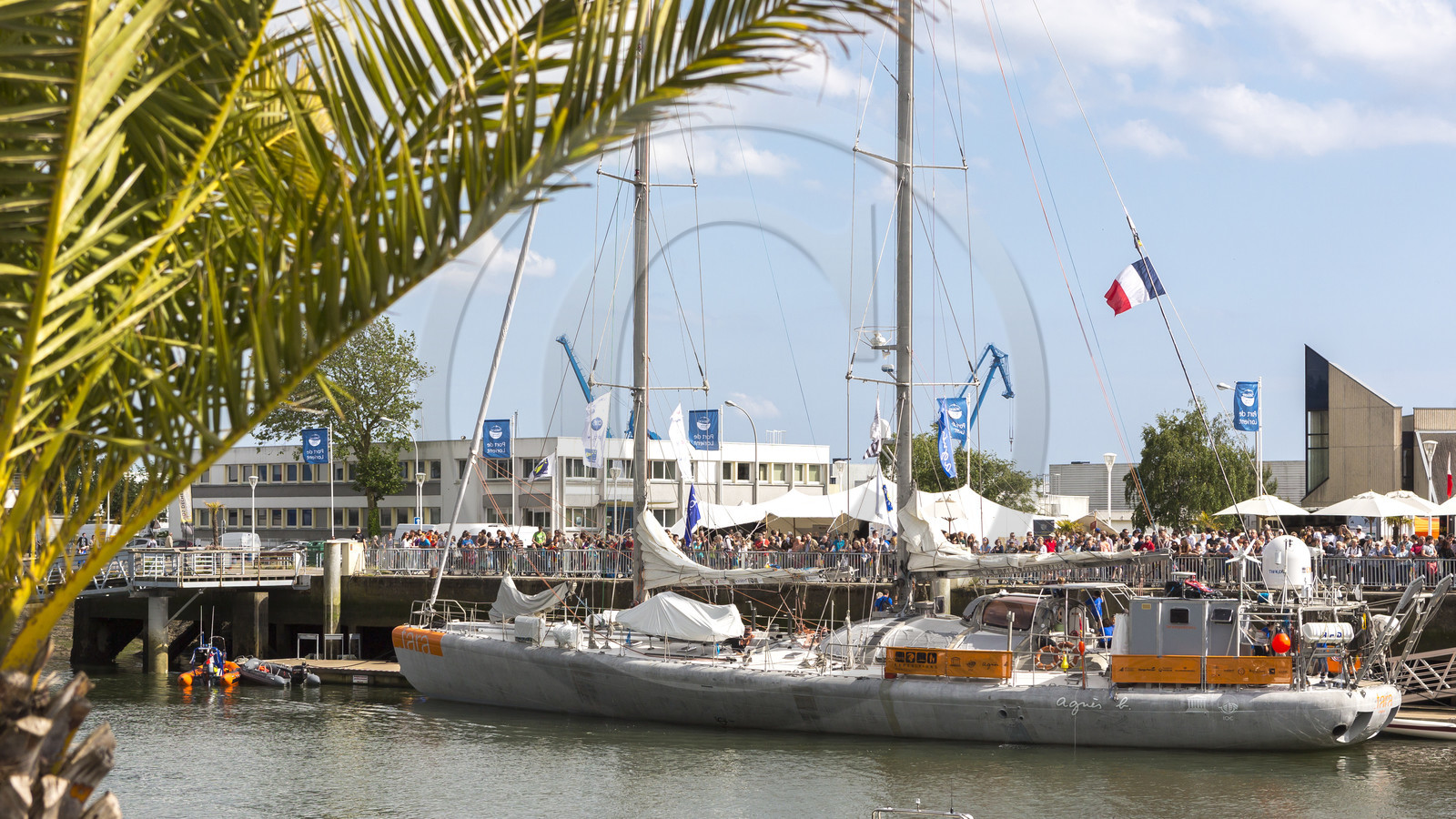 28 Mai 2016, départ du Tara du port de Lorient. 28 Mai 2016, départ du Tara du port de Lorient.